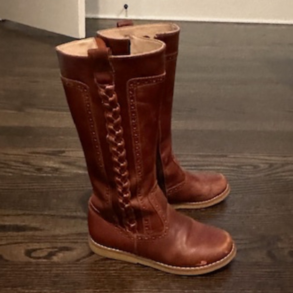 Girls boots